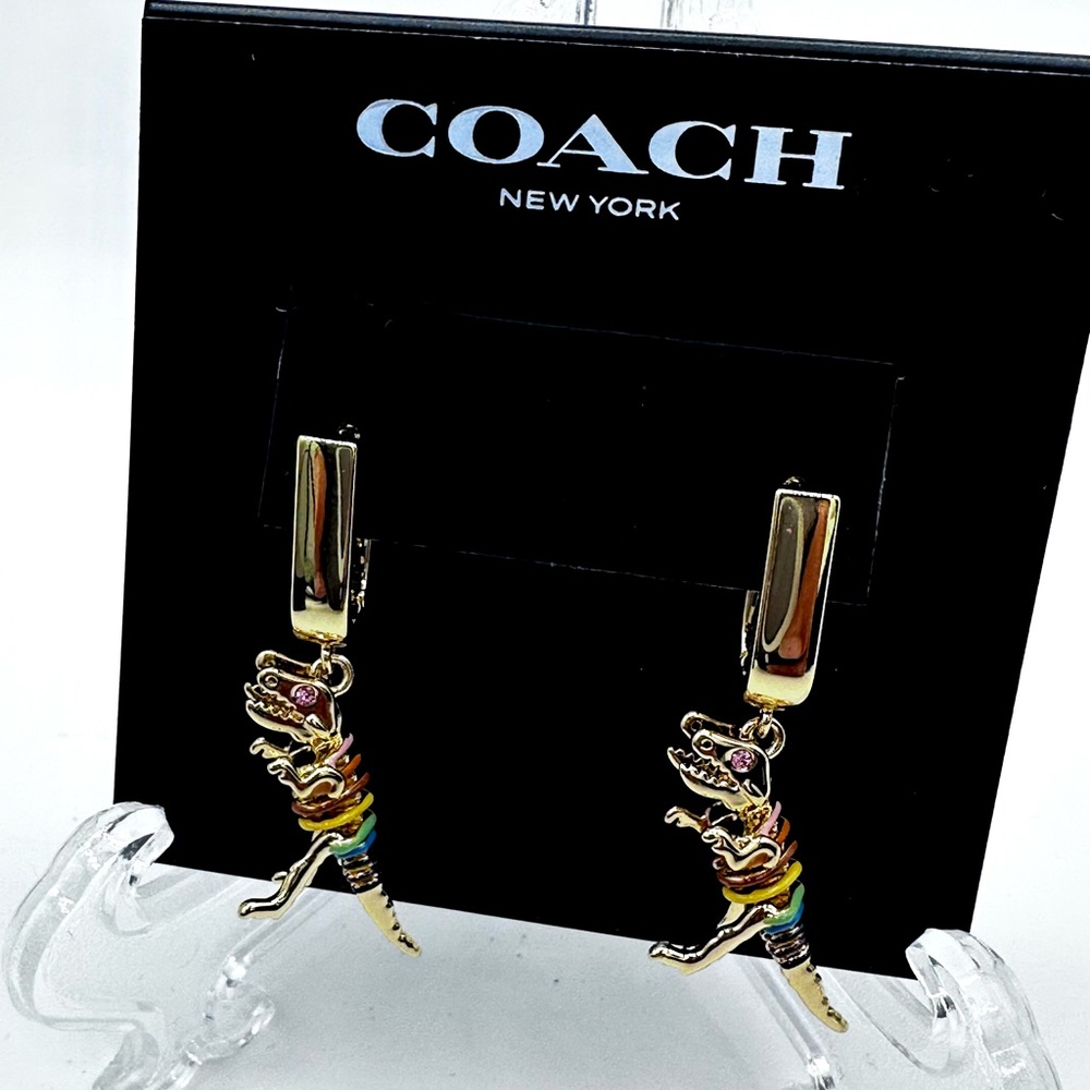 🍍𝑨𝑹𝑺𝑰 𝒊𝒔 𝑳𝒊𝒗𝒆‼️🦁 Come join the live fun!! - Picture 3 of 17